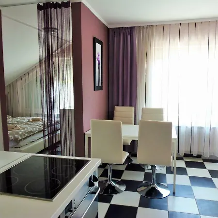 Lägenhet Home-service Apartman *