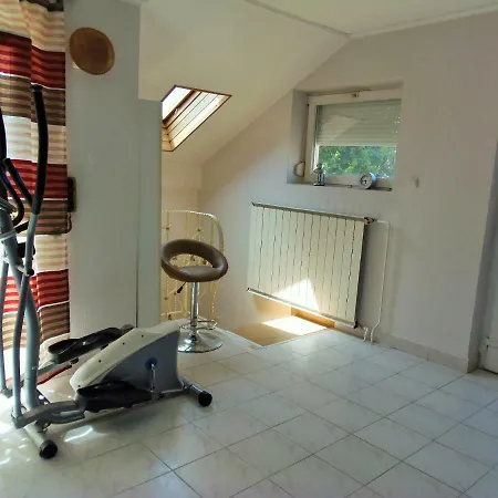 Lägenhet Home-service Apartman