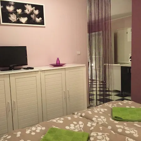 Lägenhet Home-service Apartman *
